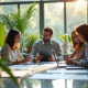 Groupe de professionnels collaborant dans un bureau écologique